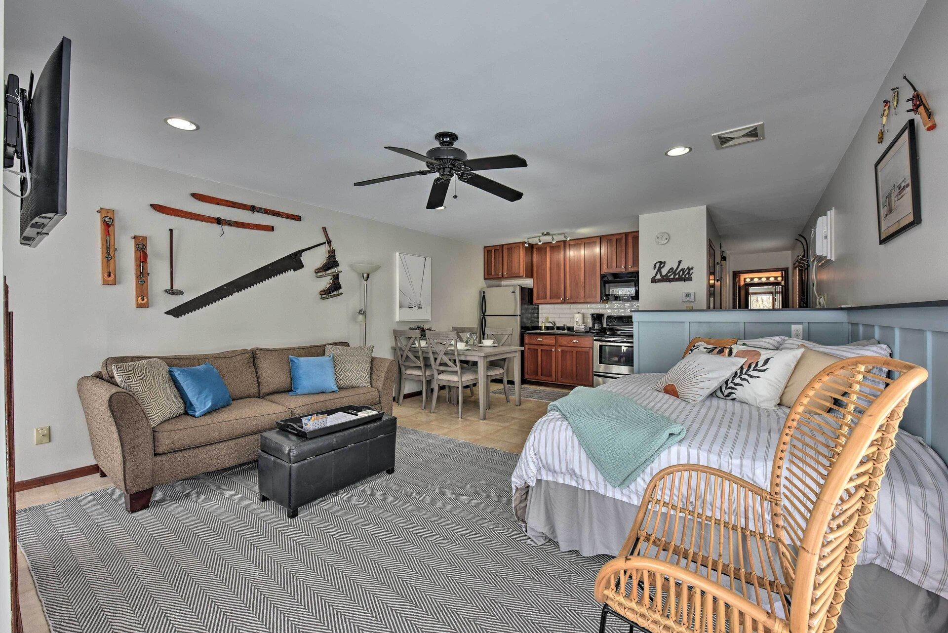 Marina Sunset living area